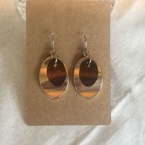 $10 ea or 3/$20 Goldtone Oval Earrings - Picture 6 of 6